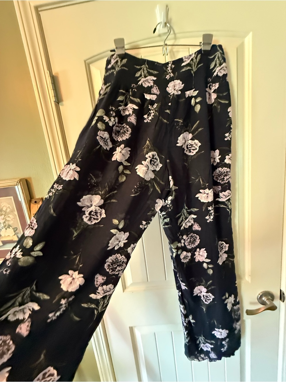 Three Dots Black Wide-Leg Floral Pants with White & Green Print - Picture 7 of 10